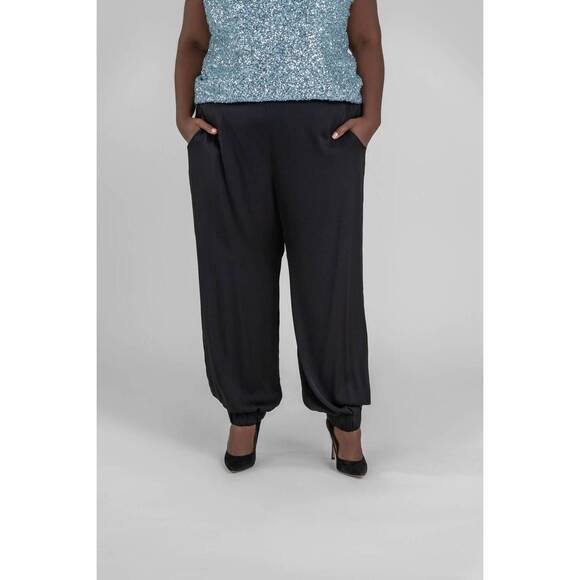 NEW NOUVELLE / SILK95FIVE mara joggers in black